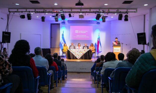 Asumieron las nuevas autoridades de la UNER con duras críticas al desfinanciamiento nacional