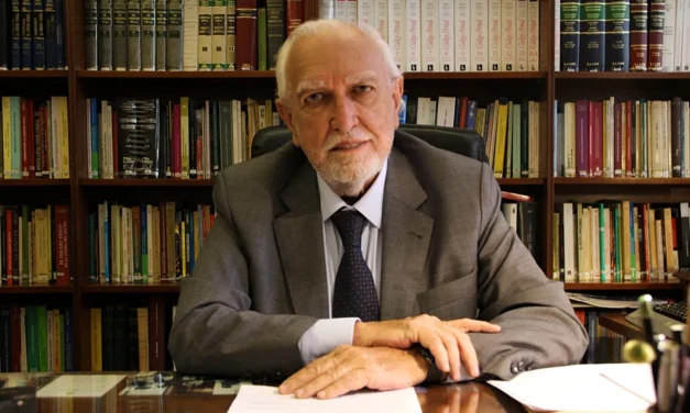 La UADER distinguirá a Ricardo Gil Lavedra como Doctor Honoris Causa