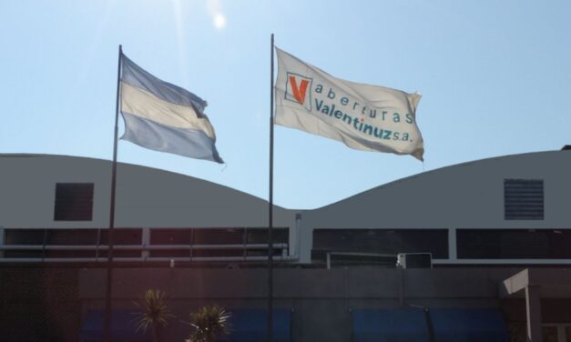 Histórica fábrica de aberturas de Paraná paraliza su producción y denuncian 25 despidos