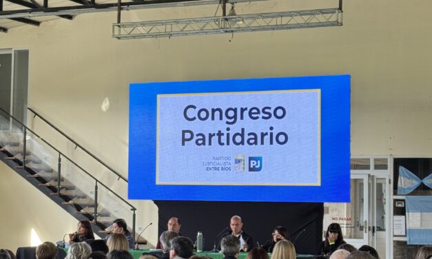 Tarjeta roja: el Congreso del PJ expulsó a Rossi y se fue a los gritos