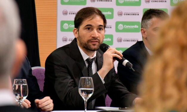 Ferreyra fue al Concejo a puertas cerradas y confirmó que la baja de contratos en Concordia seguirá cada seis meses