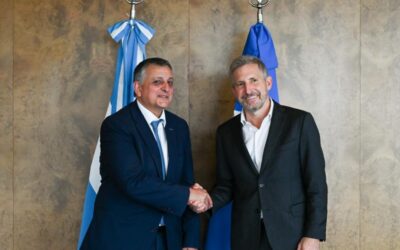 Frigerio firma con YPF para potenciar a Entre Ríos en Vaca Muerta