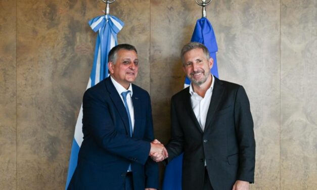 Frigerio firma con YPF para potenciar a Entre Ríos en Vaca Muerta